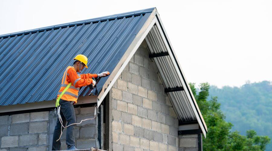 Professional gutter cleaning in Longboat Key, FL